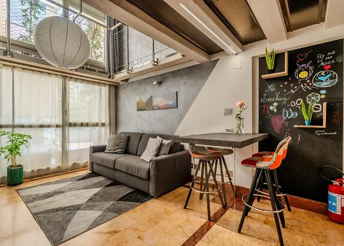 Loft Elegante In Centro In Zona Signorile - Davanti Alla Metro